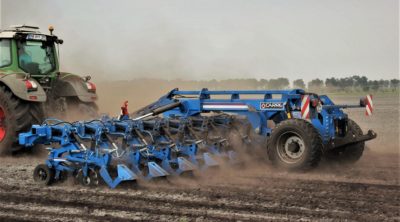 CARRE-INRO-Strip-Till_aufgesattelt (2)